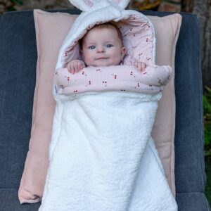 Gigoteuse nid d'ange en sherpa blanc personnalisable avec prénom brodé