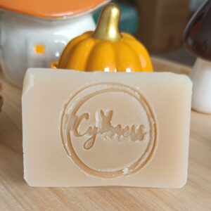 Savon bio Douce Ânesse au lait frais d’ânesse 40 % et huile d’avoine 22 %, idéal pour les peaux sensibles