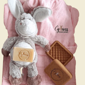 coffret de naissance naturel et personnalisable avec peignoir bébé
