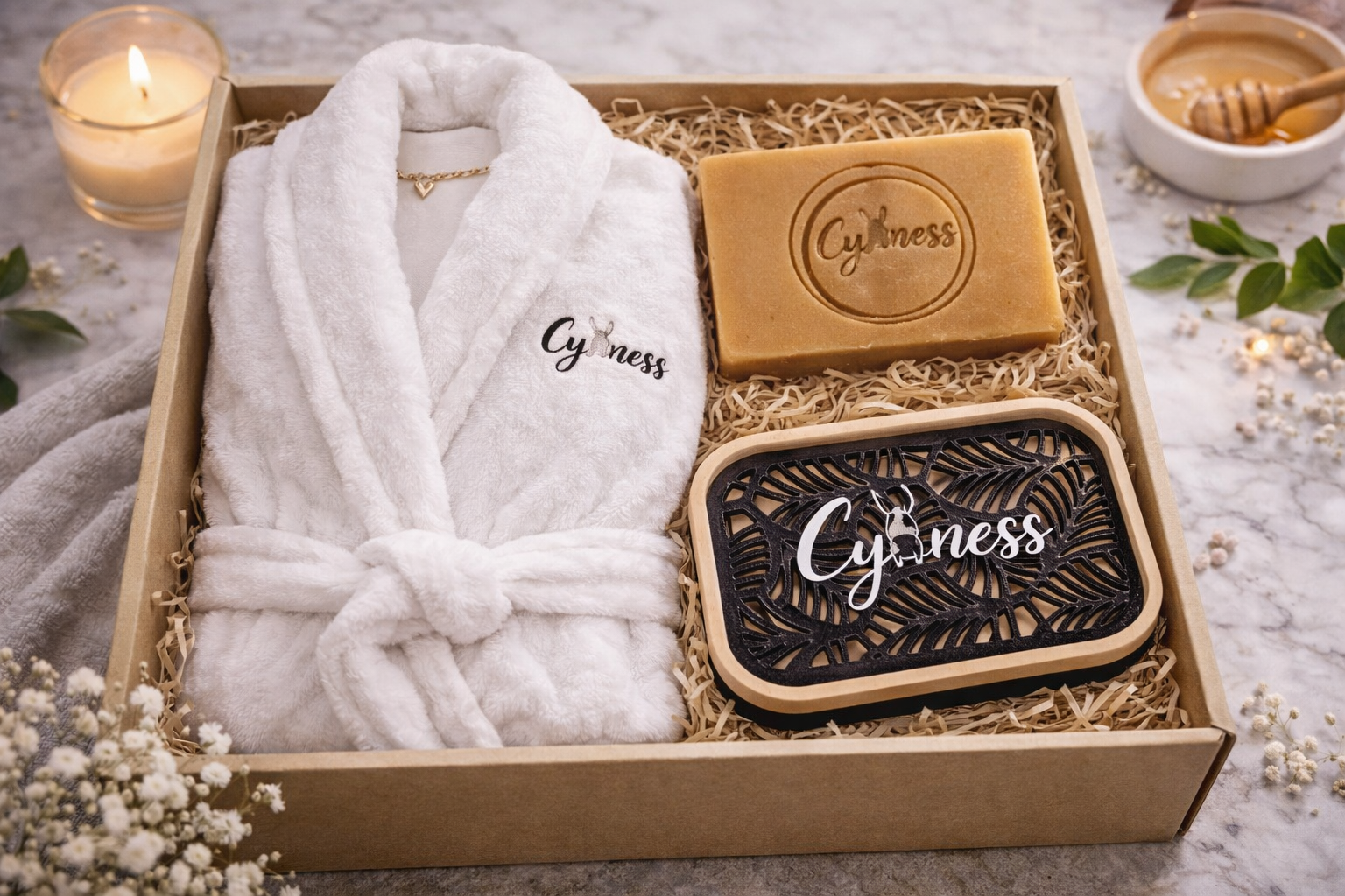 Coffret Élégance Pure – Peignoir Blanc & Soin Naturel Cyaness